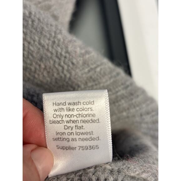 Lambswool Gray Sweater With Red Design JCPenney Size Medium - Picture 6 of 6